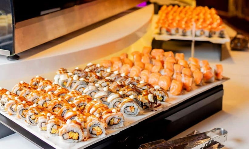 Bangkok: Luxury Dinner Cruise on Chao Phraya River - Dinner with Thai and international choices
