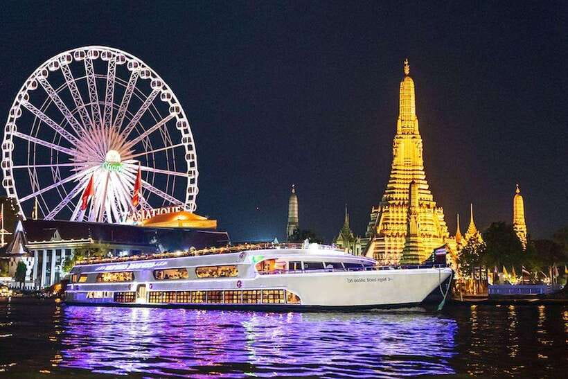 Bangkok: Luxury White Dinner Cruise Free Flow Beer and Wine - The buffet: plentiful, practical, and uneven