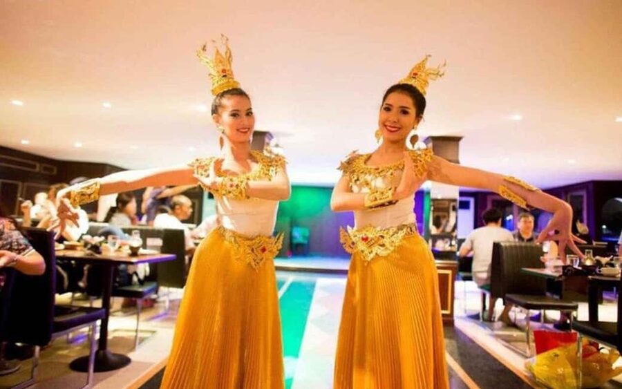 Bangkok: Luxury White Sunset or Dinner Cruise with Beer - Key points at a glance