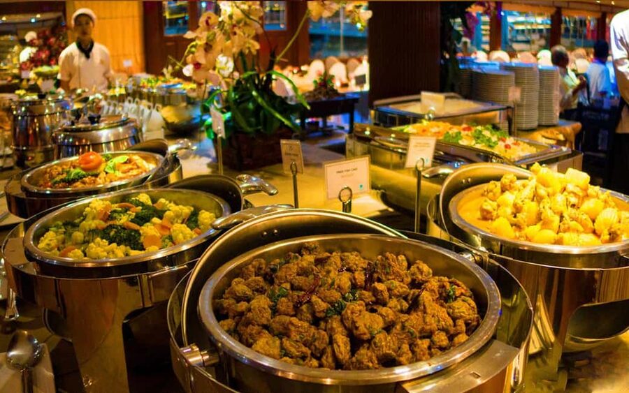 Bangkok: Luxury White Sunset or Dinner Cruise with Beer - Practical booking advice for a smoother evening