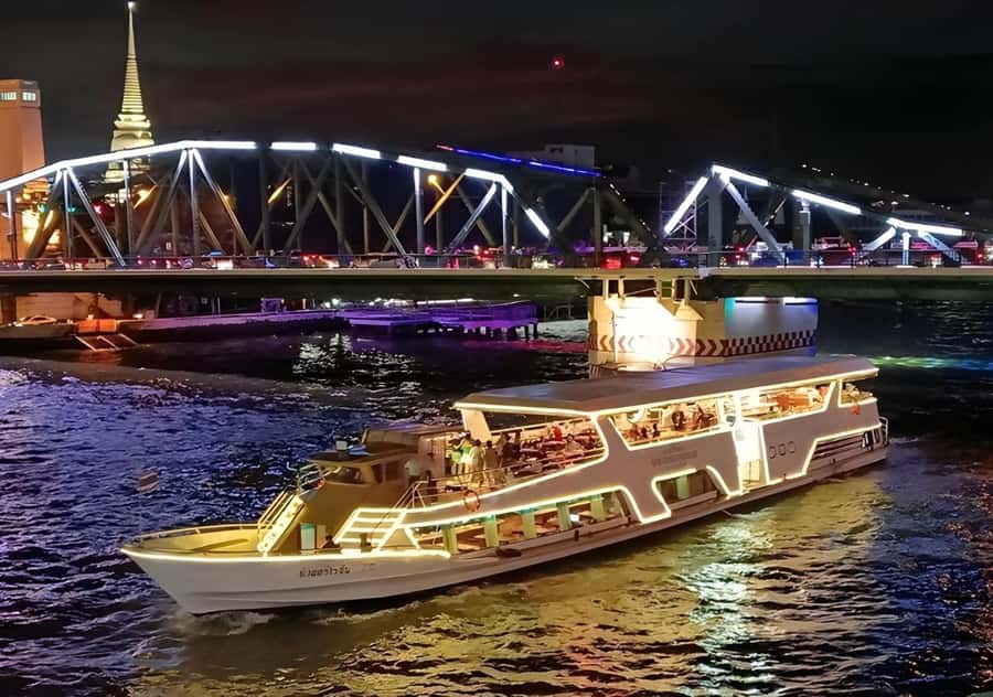 Bangkok: New Horizon Dinner Cruise with Buffet & Beer - Why the Chao Phraya looks best after dark