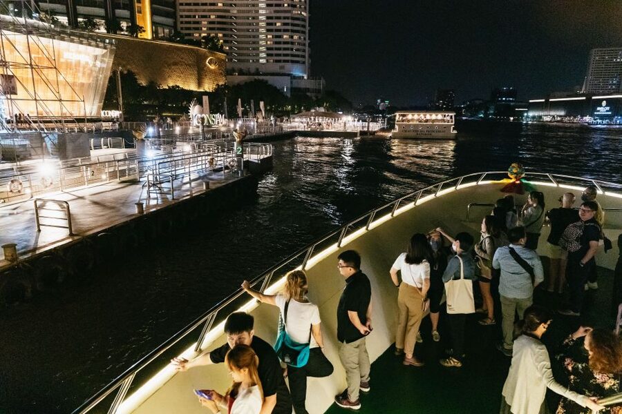 Bangkok: River Dinner Cruise on the Chao Phraya Princess - Boarding the Chao Phraya Princess