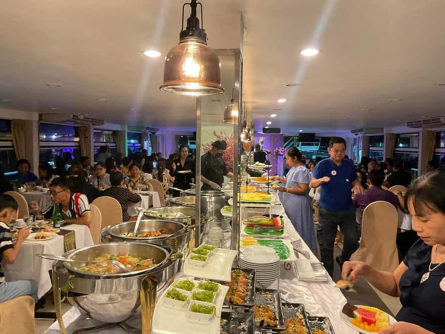 Bangkok: River Star Princess Chao Phraya Dinner Cruise - What the $38 price really covers