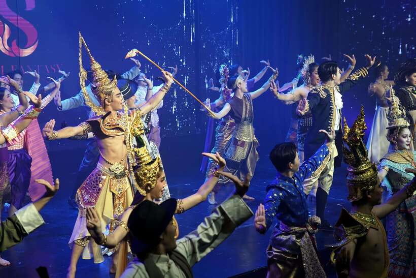 Bangkok: Royal Galaxy Dinner Cruise with Siam Fantasy Show - Final verdict: book it for the show and the river views
