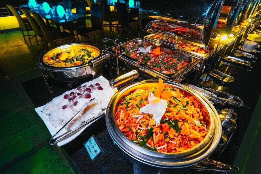 Bangkok: Royal Princess Chao Phraya Dinner Cruise - Key points at a glance