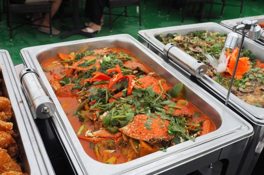Bangkok: Royal Princess Chao Phraya Dinner Cruise - How much value do you get for $31?