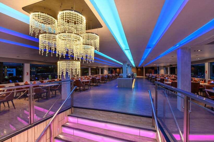 Bangkok: Royal Princess River Dinner Cruise with Live Music - Should you book the Royal Princess cruise?