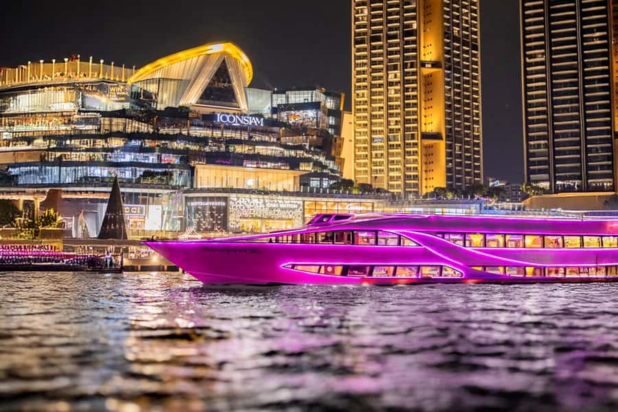 Bangkok: The Opulence Buffet Dinner Cruise with Live Band - A buffet with Thai, international, and vegetarian choices