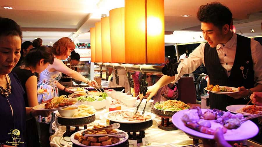 Bangkok: The Opulence Chao Phraya Lavish Dinner Cruise - Practical timing, clothing, and what to carry