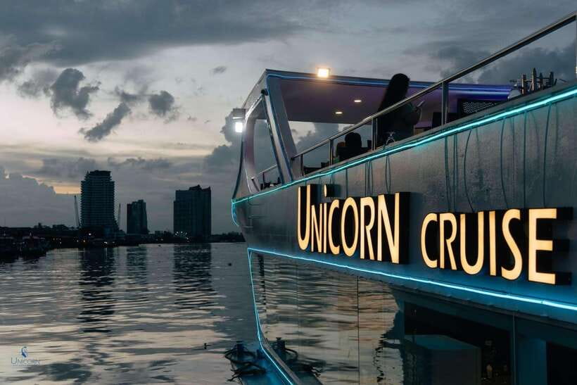 Bangkok: Unicorn Chao Phraya River Dinner Cruise - Music, dance, and the onboard mood