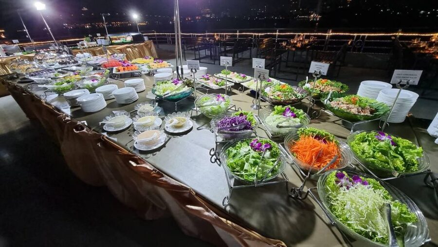 Bangkok: White Orchid Chao Phraya Dinner Cruise - Is $22 a good value?