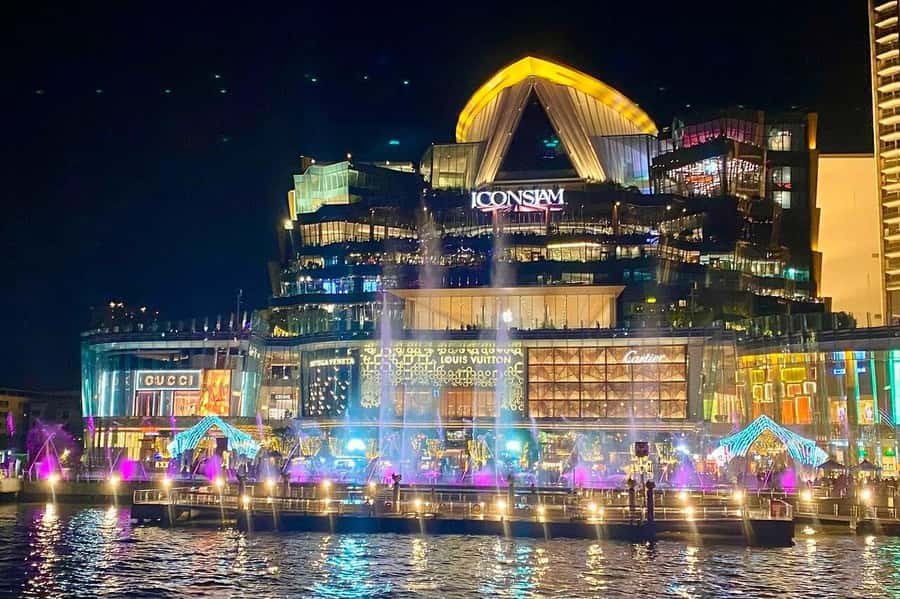 Bangkok: Wonderful Pearl Dinner Cruise and Live Performance - Choosing between the upper deck and indoor seating
