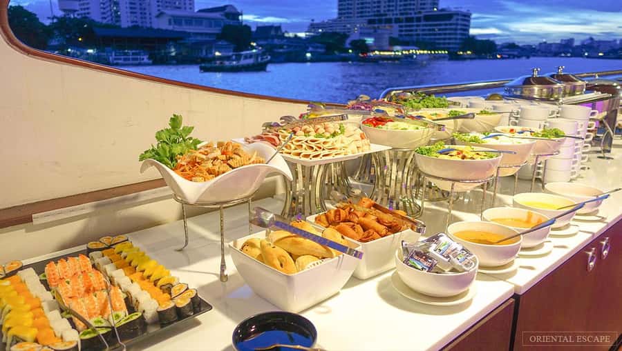 Bangkok: Wonderful Pearl Dinner Cruise and Live Performance - Live music, Thai dance, and cabaret