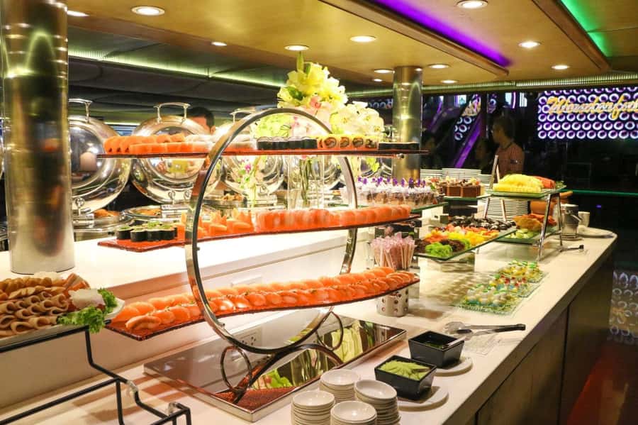 Bangkok: Wonderful Pearl Dinner Cruise and Live Performance - My take: book it for the full evening, not just the buffet