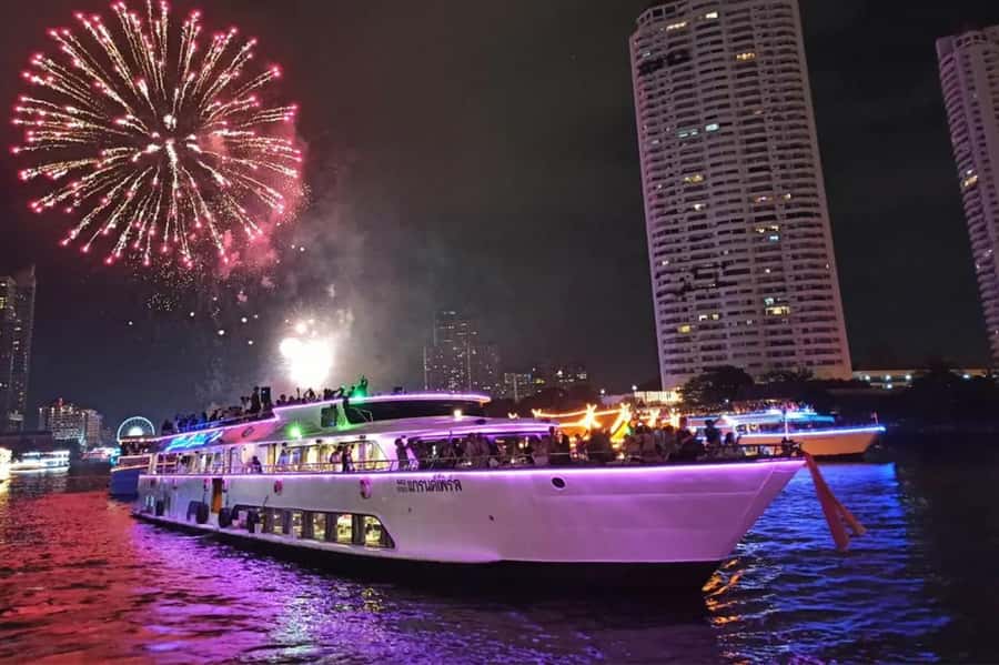 Bangkok: Wonderful Pearl Dinner Cruise and Live Performance - The Chao Phraya route, one landmark at a time