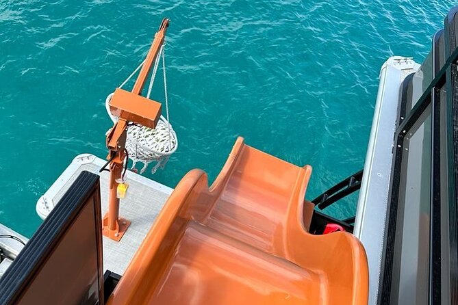 Barbados -Luxury Cruise with Lunch and Open Bar By Oceanluxx - An open bar with a party atmosphere