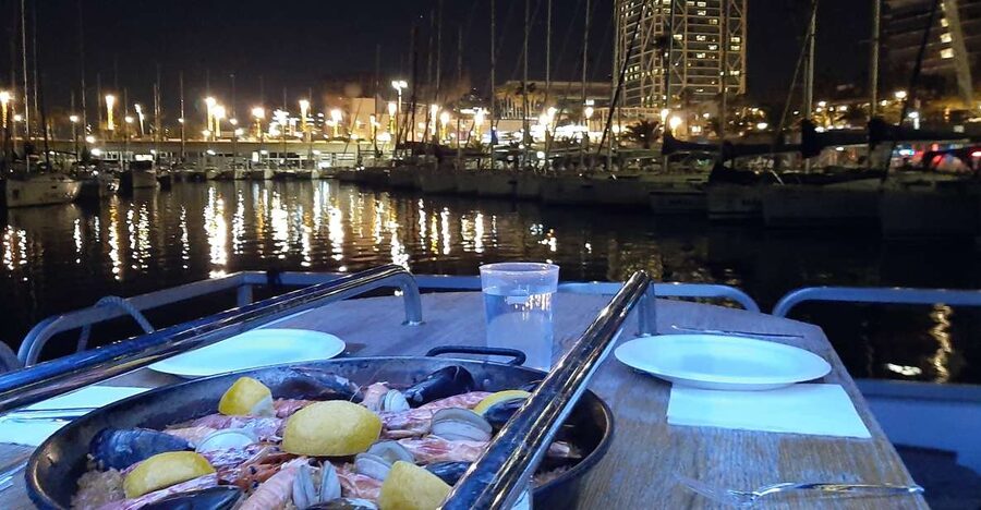 Barcelona: Private Evening Cruise with Dinner and Drinks - Sunset views without a packed sightseeing schedule