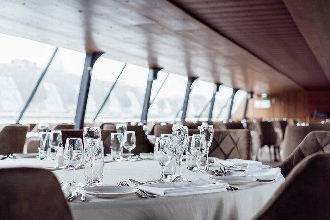 Bateaux Mouches Christmas Special Lunch Cruise in Paris - Music, decorations, and the holiday mood