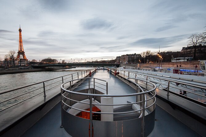 Bateaux Mouches Dinner Cruise on the Seine River in Paris - What the 2-hour-15-minute cruise shows you