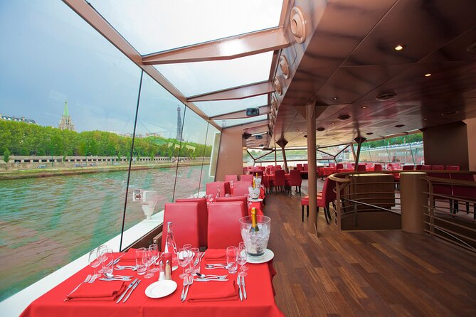 Bateaux Mouches Lunch Cruise on the Seine River in Paris - The accordion music and dining atmosphere