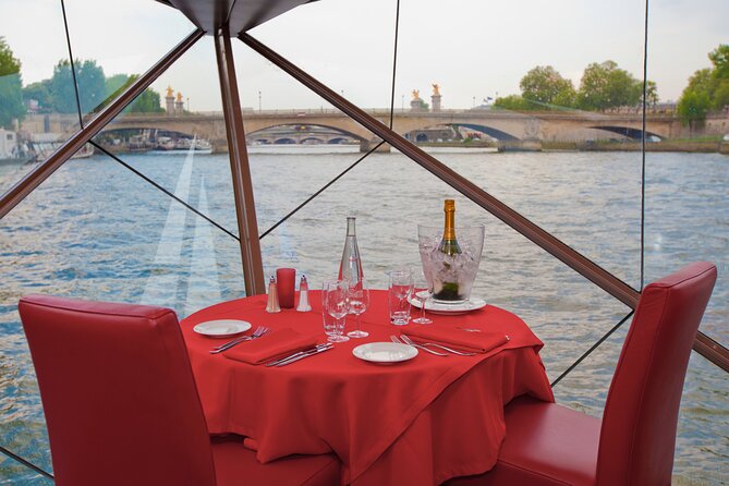 Bateaux Mouches Lunch Cruise on the Seine River in Paris - Heat, weather, and comfort