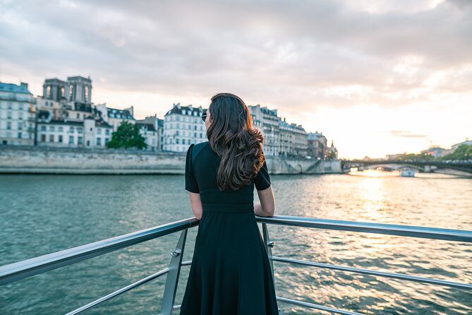 Bateaux Mouches Sightseeing Cruise in Paris with Champagne - Finding the boat at Port de la Conférence