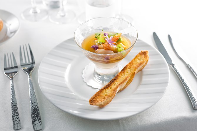Bateaux Parisiens Seine River Gourmet Lunch & Sightseeing Cruise - Bridges, islands, and the oldest parts of Paris
