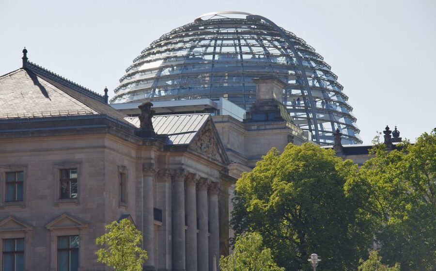 Berlin: Dinner Cruise on the Spree with Prosecco - Is $94 a fair price?