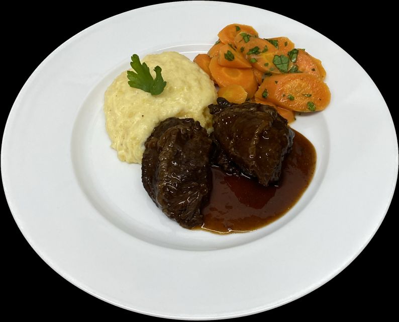 Berlin: Dinner Cruise on the Spree with Prosecco - Boarding near Charlottenburg