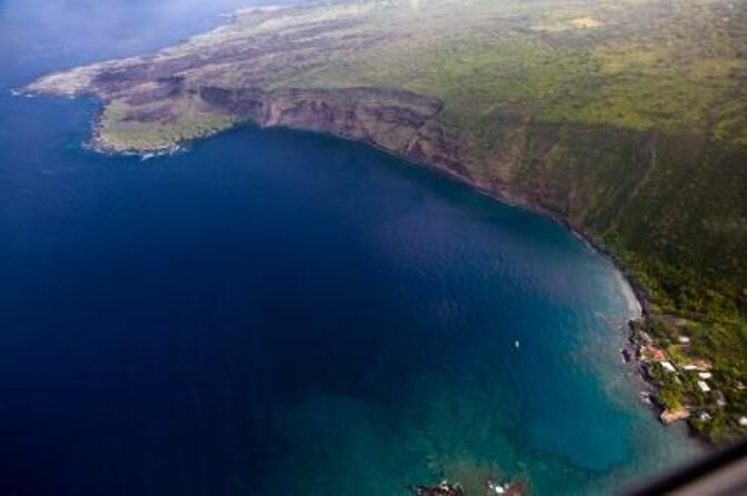 Big Island Historical Dinner Cruise to Kealakekua Bay - A sunset history lesson along the Kona Coast
