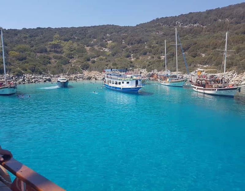 Bodrum: Karaada Boat Cruise with Lunch - Boat Comfort, Crowds, and Service