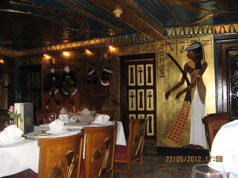 Book online Dinner cruise in Cairo 5 Stars Luxury - Boarding the Nile dinner boat