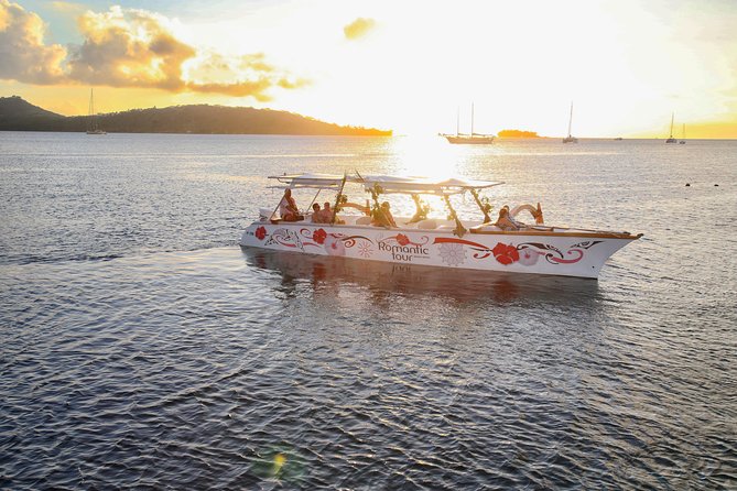 Bora Bora Sunset Cruise and Dinner at St James restaurant - A sunset cruise that begins on the water