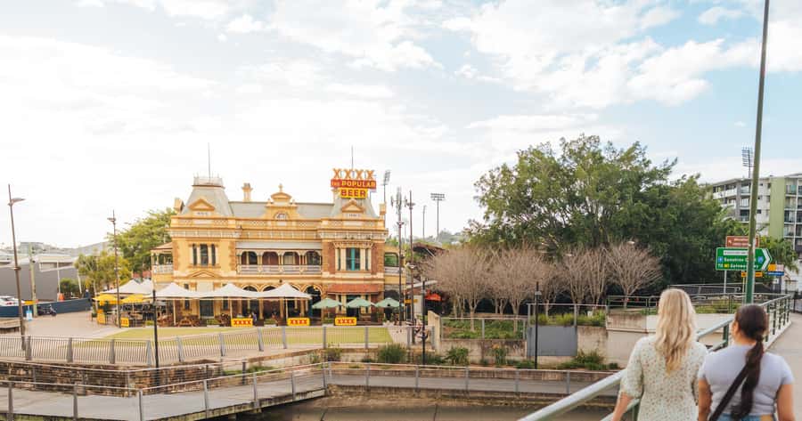 Brisbane: Cruise to Lunch Package: 10:30am-2pm (3.5hr) - Commentary that puts Brisbane’s sights in context