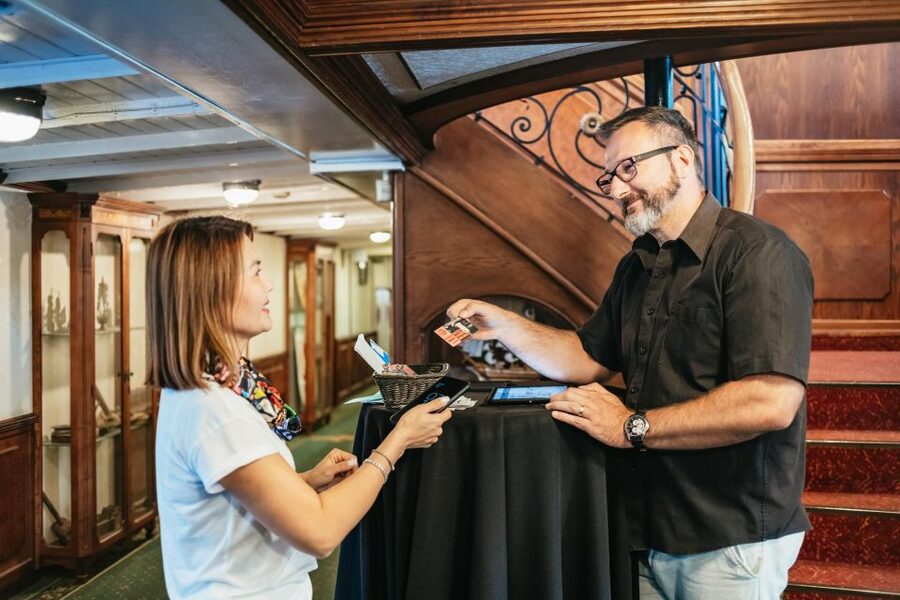 Budapest: Danube River Cruise with Dinner and Prosecco - My recommendation for Budapest evenings