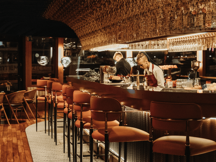 Budapest: Dinner Cruise with Live Music & Unlimited Drinks - The return journey and the final value check