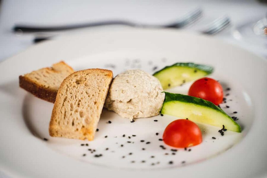 Budapest: Evening Cruise and Dinner with Welcome Drink - Live Hungarian music and folk dancing