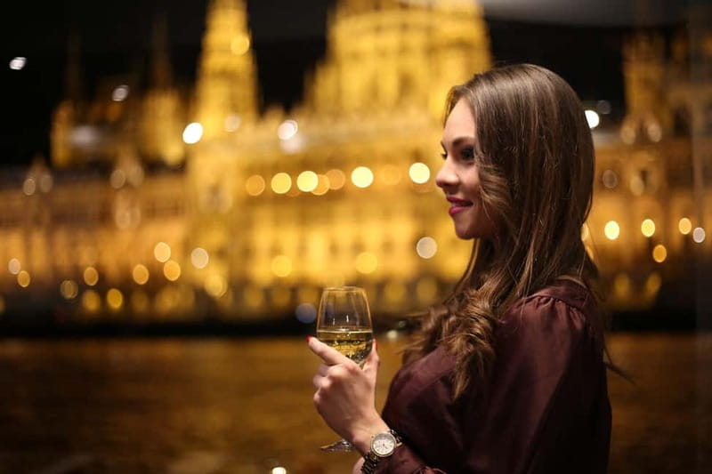 Budapest: Evening Cruise with 4-Course Dinner - From Gellért Hill to Chain Bridge