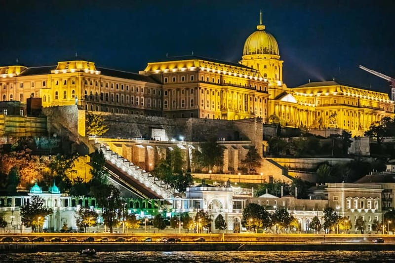 Budapest: Evening Cruise with 4-Course Dinner - Boarding at Jane Hanning rakpart, dock 11