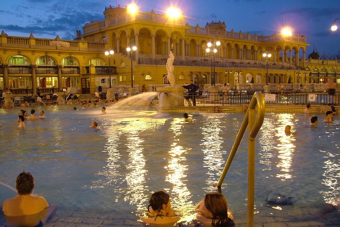 Budapest Széchenyi Spa with Danube Cruise and Optional Dinner - The 90-minute Danube cruise at night