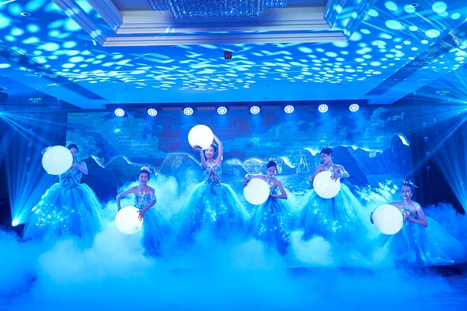 Buffet on Paradise Delight Dining Cruise Halong Bay Tour - Who will get the most from this cruise