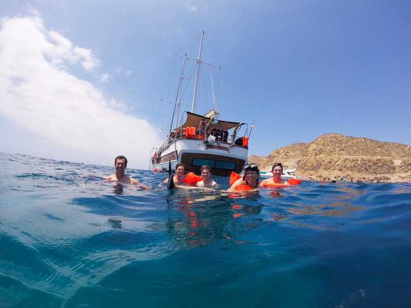 Cabo: Luxury Yacht Snorkel Cruise with Lunch and Open Bar - What to bring and what to expect