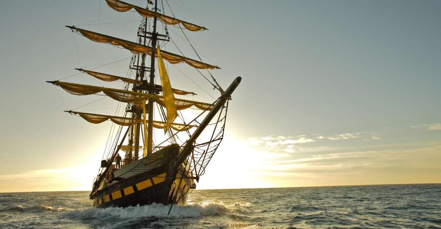 Cabo San Lucas: Sunset Pirate Ship Cruise with Dinner Show - Key points to know before you book