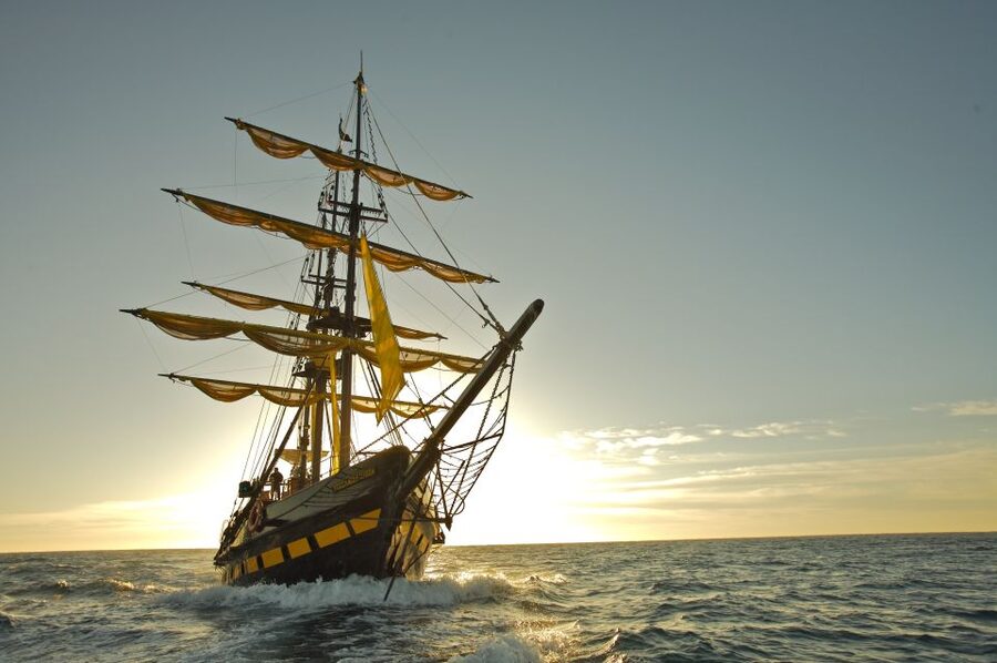 Cabo San Lucas: Sunset Pirate Ship Cruise with Dinner Show - Cruising past Los Arcos, Lover’s Beach, and Pelican Rock