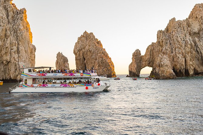 Cabo Sunset Dinner Cruise: Fajitas, Lands End and Party - How the party builds after dark