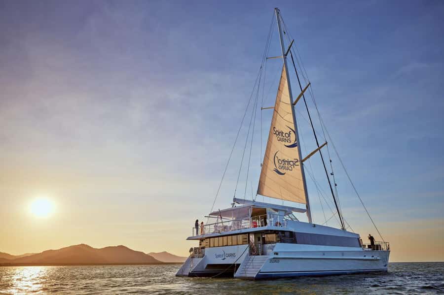 Cairns: City Sights Tour with Evening Dinner Cruise - Cairns Museum puts the city into context