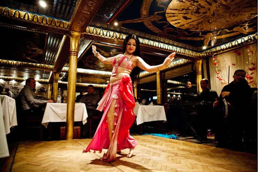 Cairo : Cairo Nile Dinner Cruise and Show - Dinner on board, with drinks on your tab