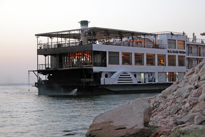 Cairo dinner Cruise with Belly dancer show - Boarding the Nile dinner cruise