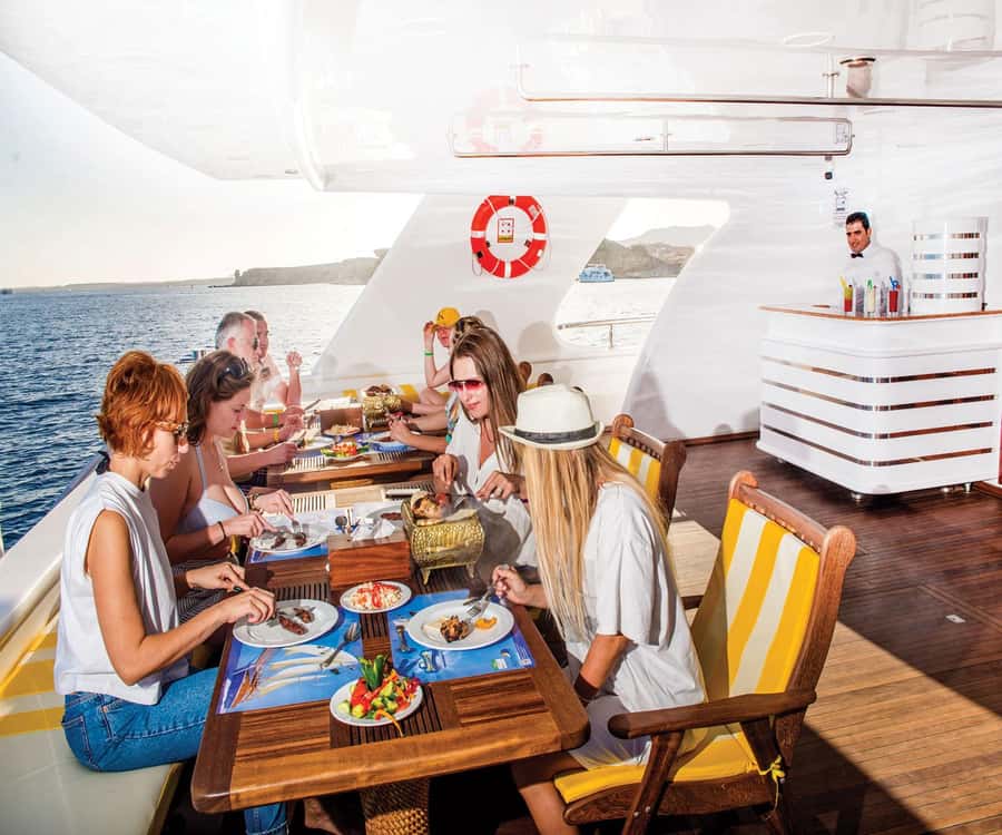 Cairo: Luxury Snorkeling Cruise & lunch with optional pickup - The cruise toward Jabal el Sakka