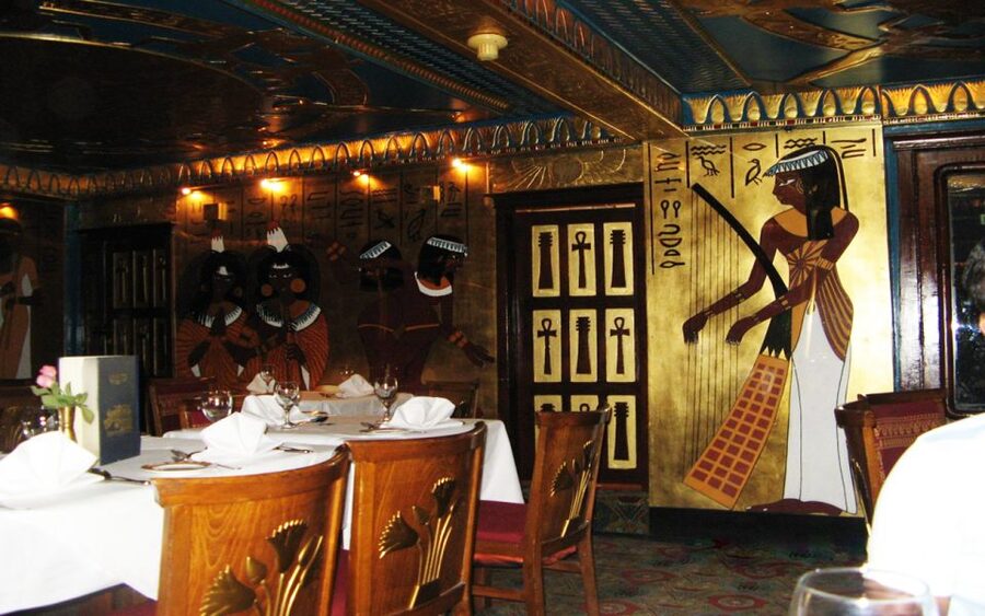 Cairo: Nile Pharaoh Dinner Cruise and Show - What dinner is like on board